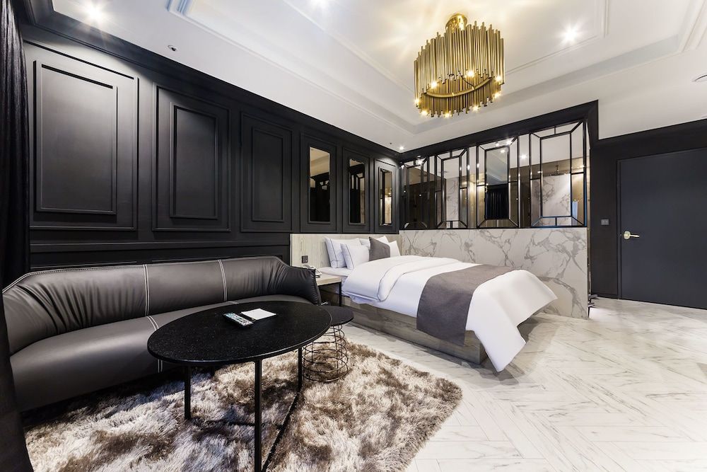 Yongin Astro Hotel Deluxe Double Room 2