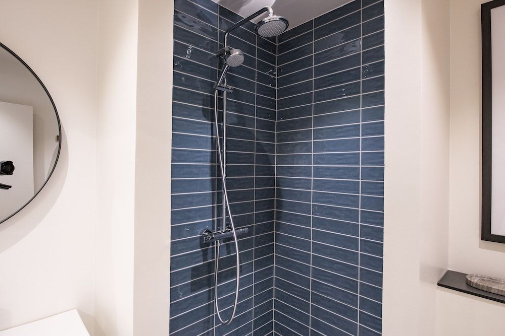 The Lakes apartments by Daniel&Jacob’s 1 bedroom swanky apartment 7