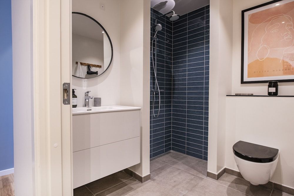 The Lakes apartments by Daniel&Jacob’s 1 bedroom swanky apartment 4