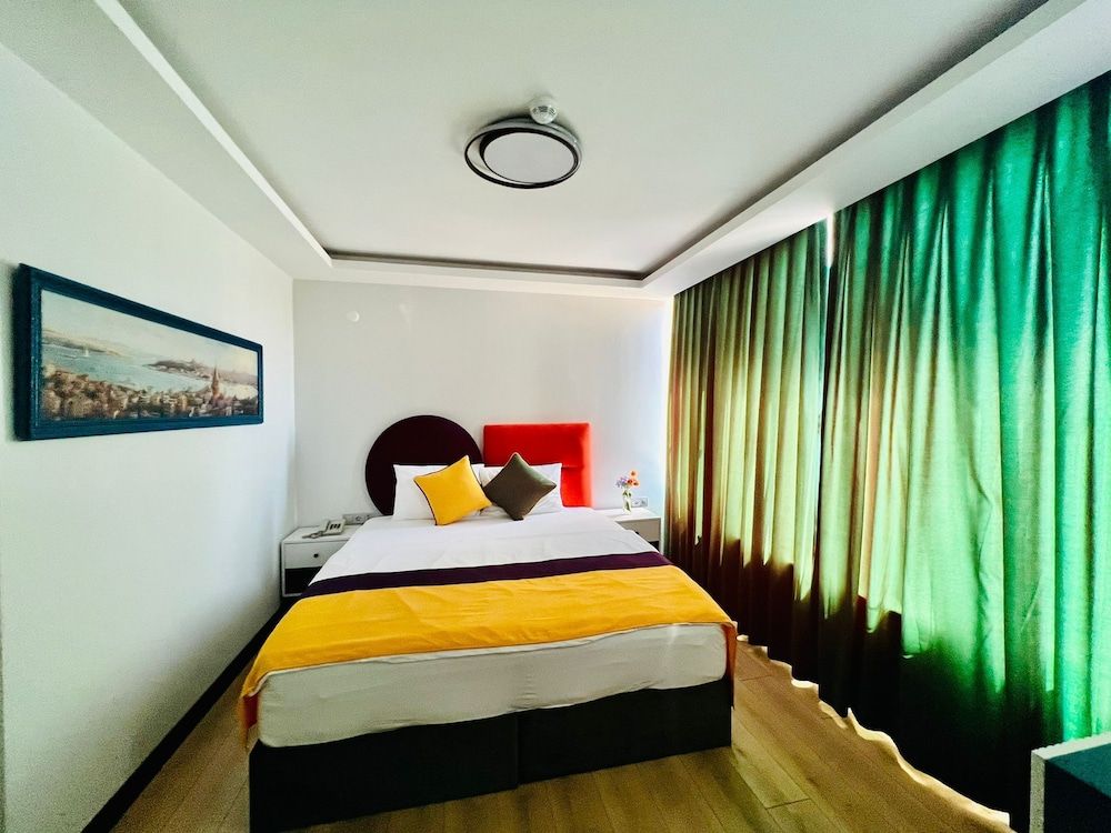 undefined Apex Hotel 8