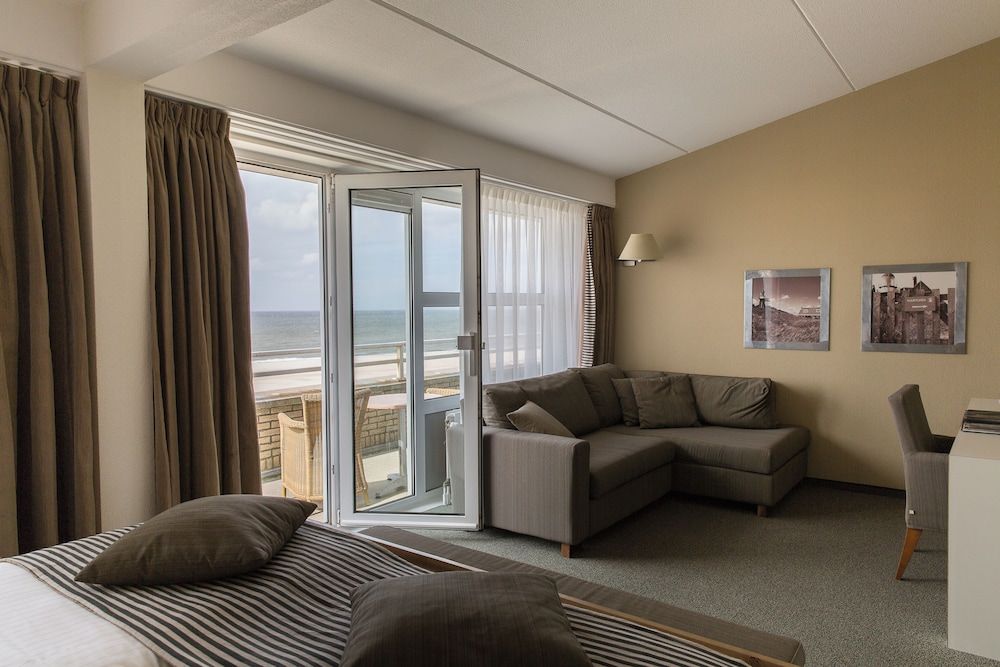 WestCord Strandhotel Seeduyn Deluxe Double Room, Sea Facing 6