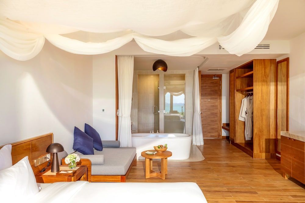 Ana Mandara Cam Ranh Seaview Deluxe with 2 Single Beds