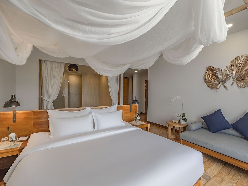 Suite 1 Bedroom Sea View