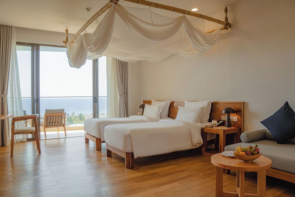 Ana Mandara Cam Ranh Seaview Deluxe with 2 Single Beds 2