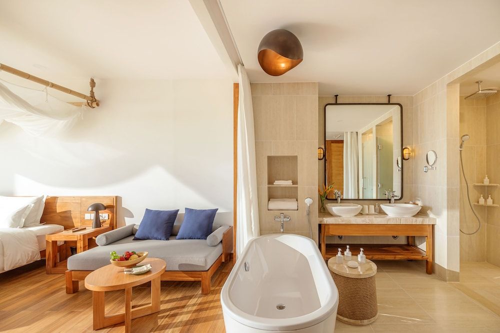 Ana Mandara Cam Ranh Seaview Deluxe with 2 Single Beds 6