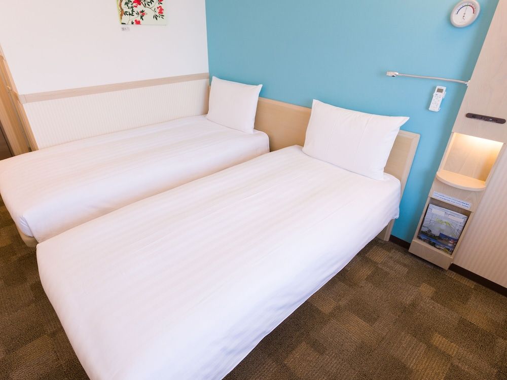 Toyoko Inn Shinjuku Gyoemmae Station Economy Twin Room, Smoking