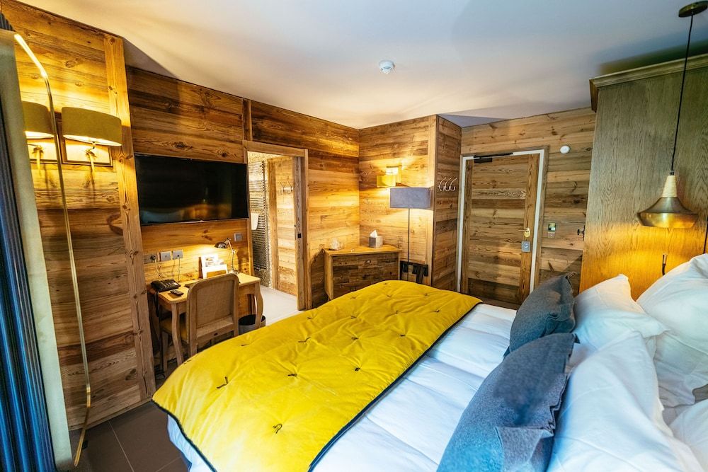 Club Double Room, Non Smoking, Mountain View