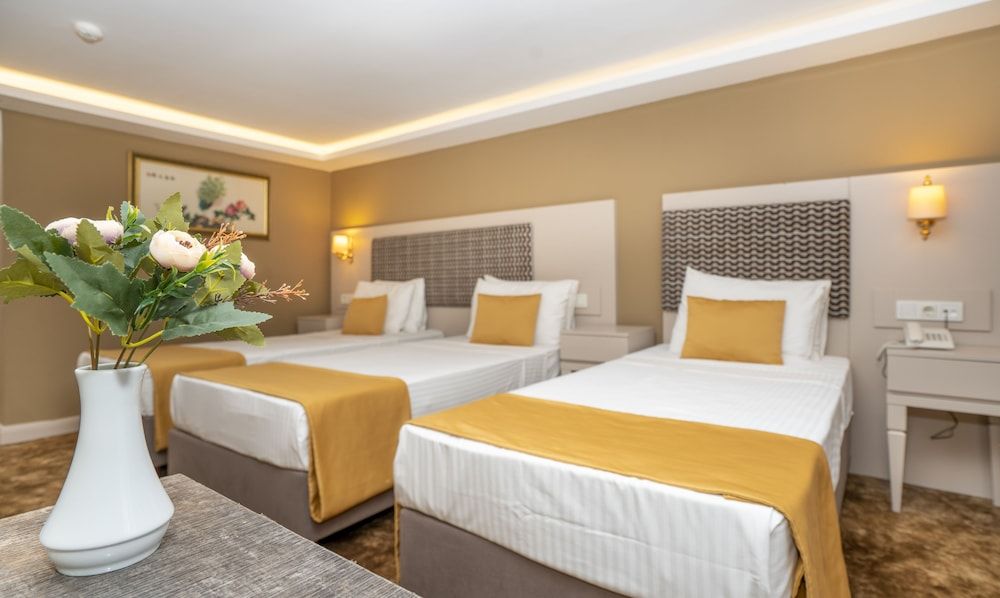 undefined Kunlun Kensington Hotel 2