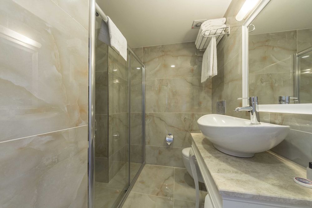 Kunlun Kensington Hotel Standard Double or Twin Room 4