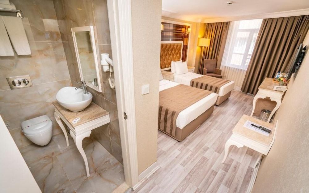 undefined Kunlun Kensington Hotel 8