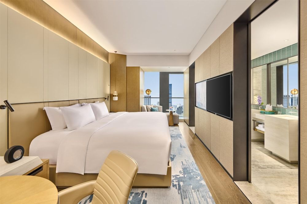 Superior Room, 1 King Bed