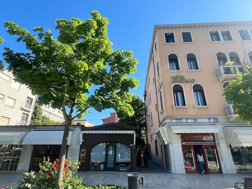 undefined Hotel Cristallo 5