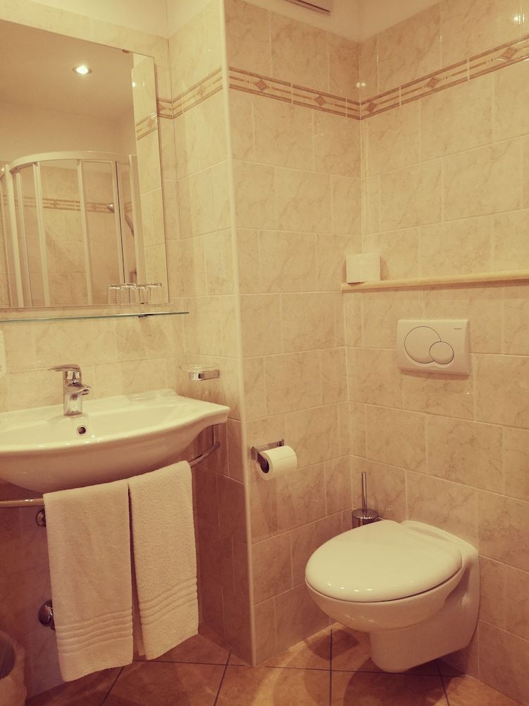 Hotel Castel Latemar Comfort Triple Room 7