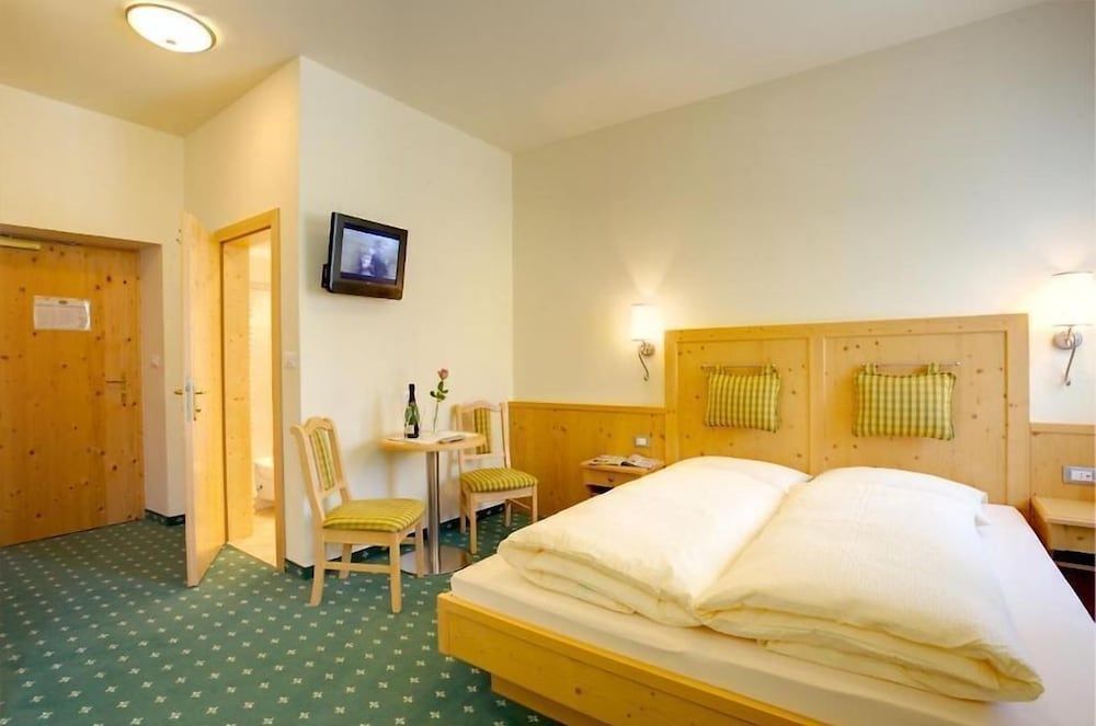 Hotel Castel Latemar Family Quadruple Room 4