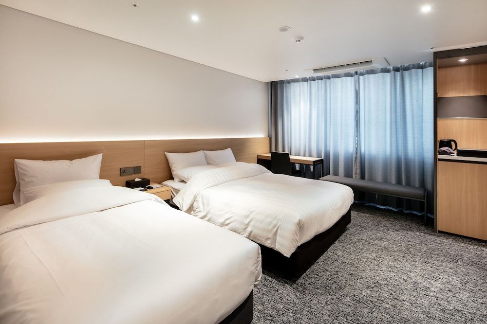 Icheon Sky Sun Hotel Family Twin Room 5