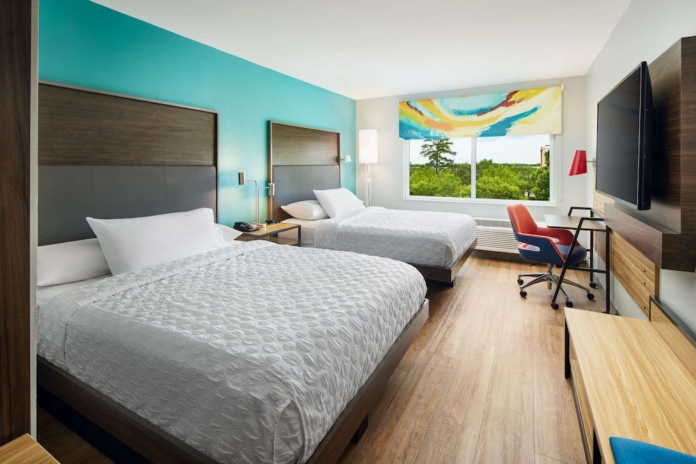 ADA Room, 2 Queen Beds (Mobility & Hearing, Roll-In Shower)