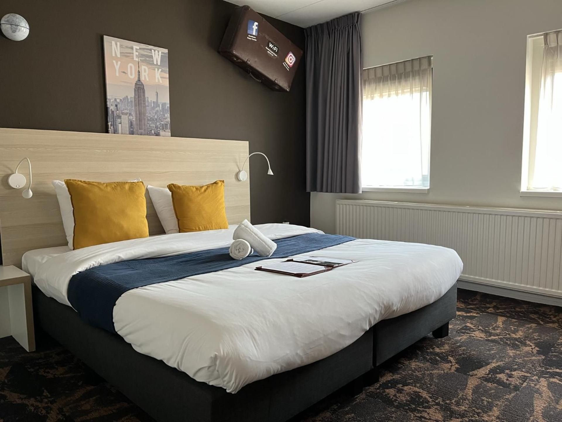 Deluxe Double or Twin Room