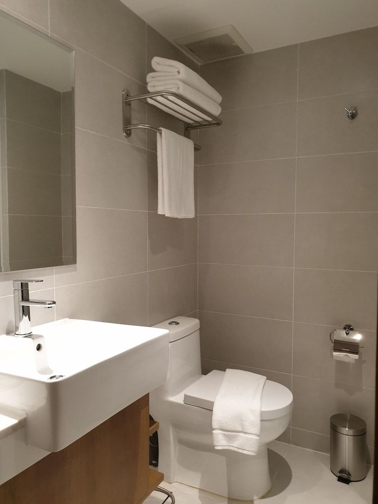 Aspira One Sutthisan Premier Twin Room 12