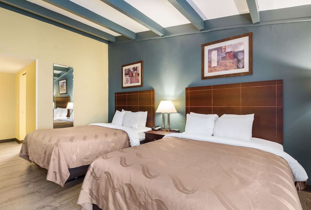 Suburban Studios Buffalo Airport Room, 2 Queen Beds, Non Smoking (Efficiency) 5