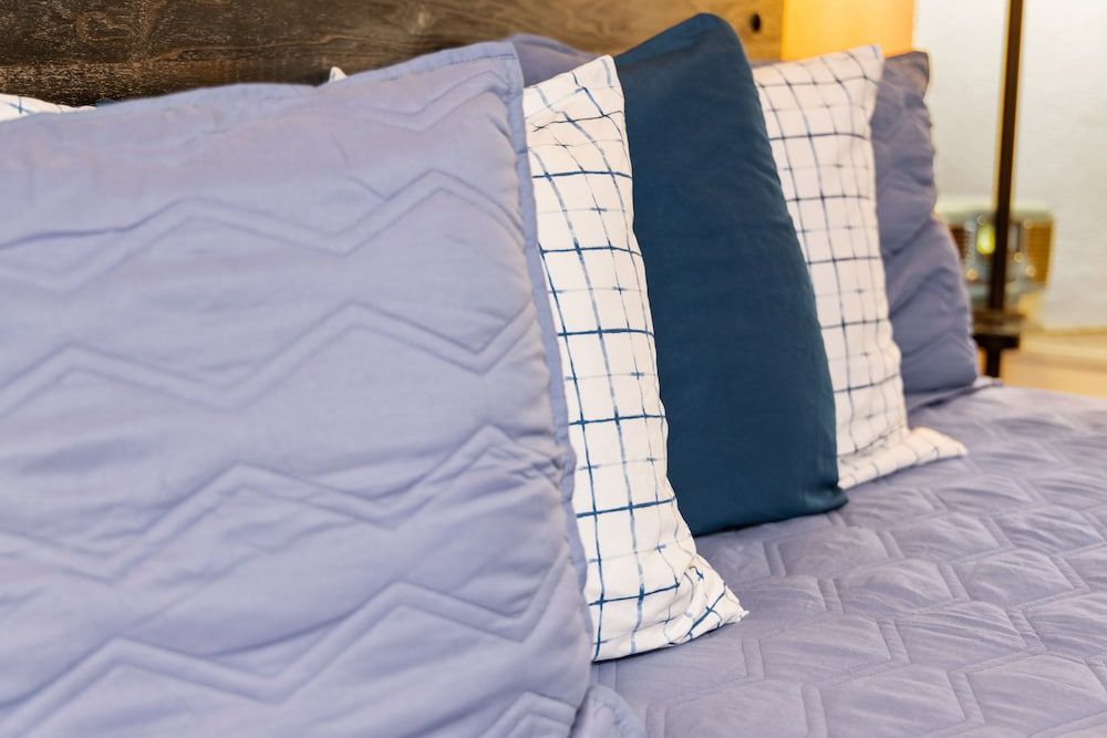 Americana Inn Standard Room, 2 Queen Beds, Non Smoking 5