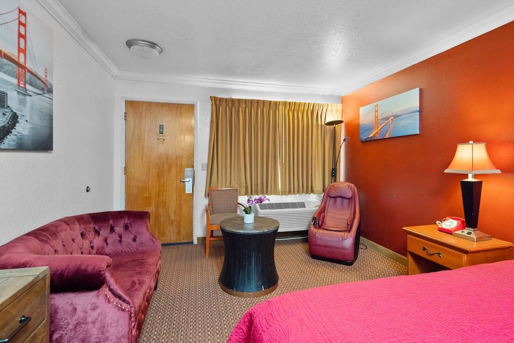 Americana Inn Standard Room, 1 King Bed, Non Smoking 20