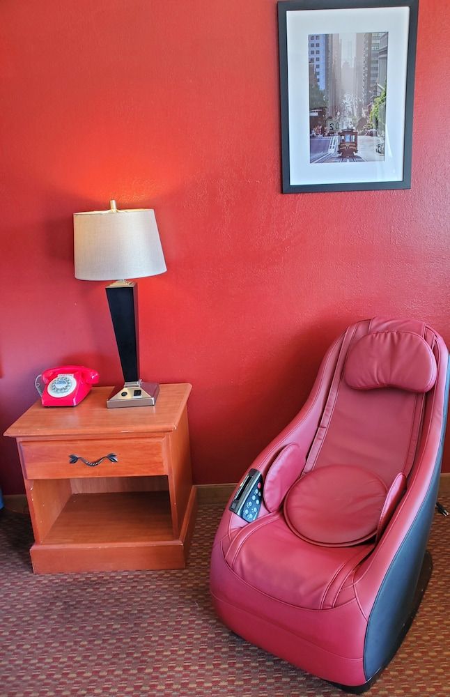 Americana Inn Standard Room, 1 King Bed, Non Smoking 29