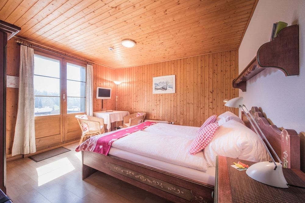 Double Room, Balcony, Mountain View (Jungfrau)