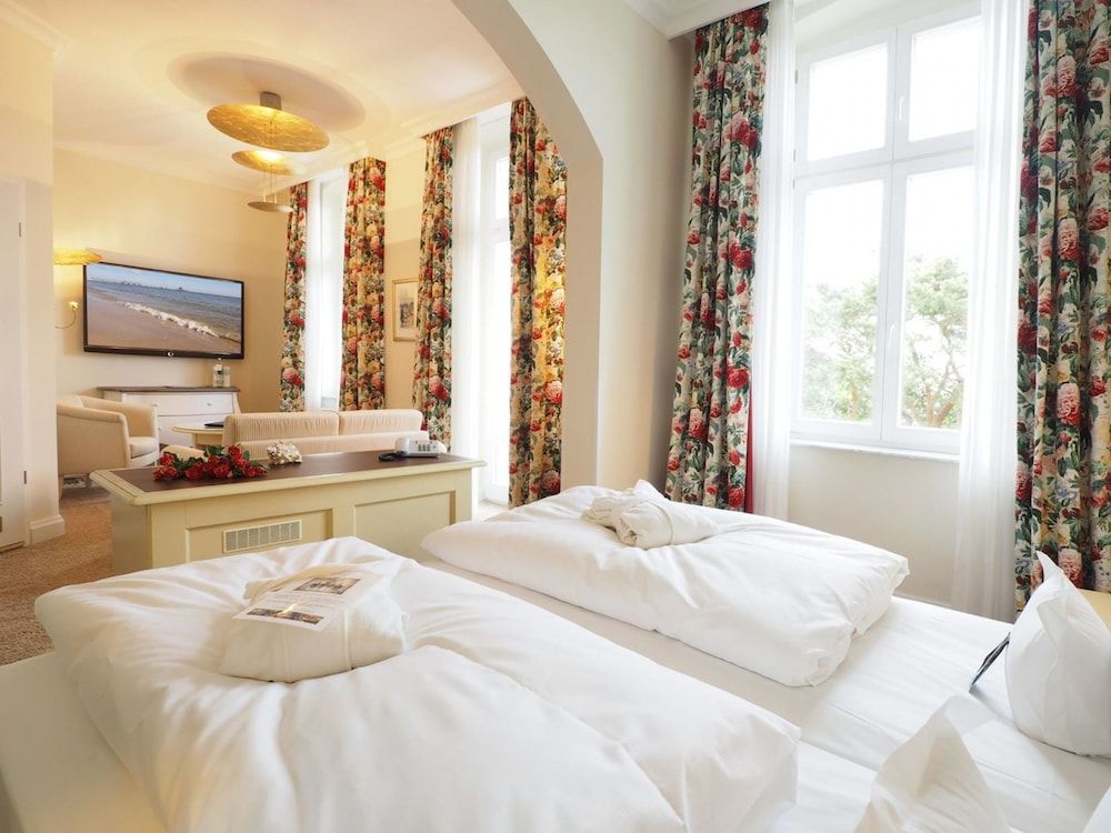 Deluxe Double Room (Sea Side)