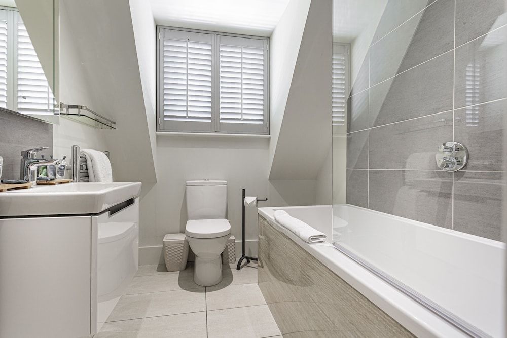 Forest Park Country Hotel & Inn, Brockenhurst, New Forest Deluxe Family Room For 4 7