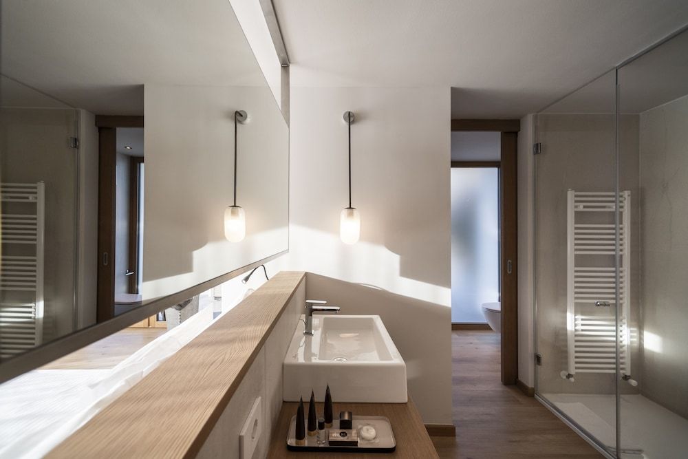 Be Place Deluxe Suite, Hot Tub 7