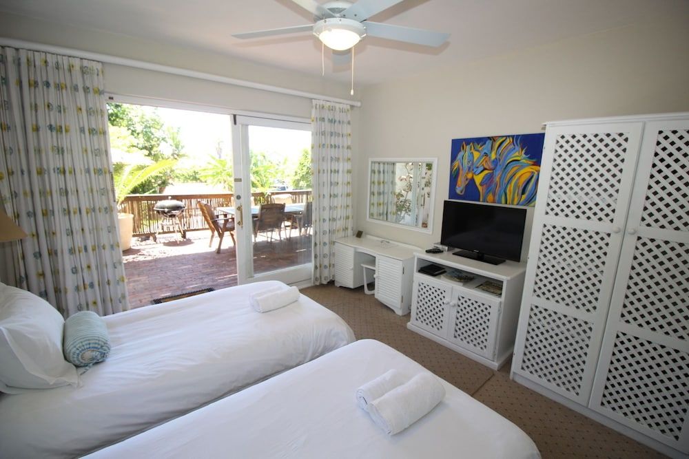 La Boheme Bed and Breakfast Twin Room 3