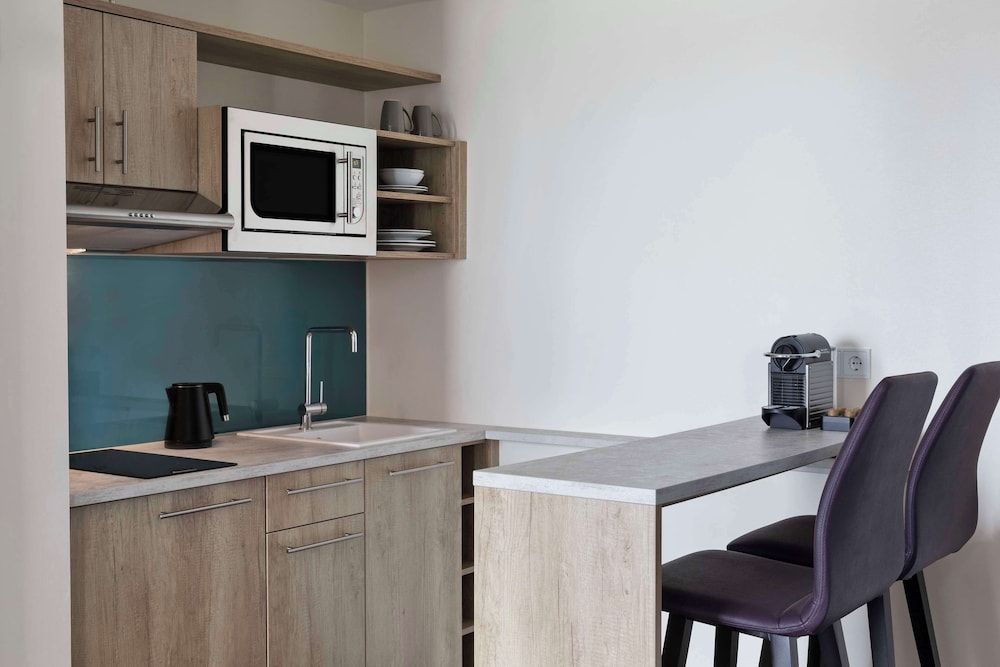 Stellaris Apartment Hotel Superior Apartment (King Bed) 17