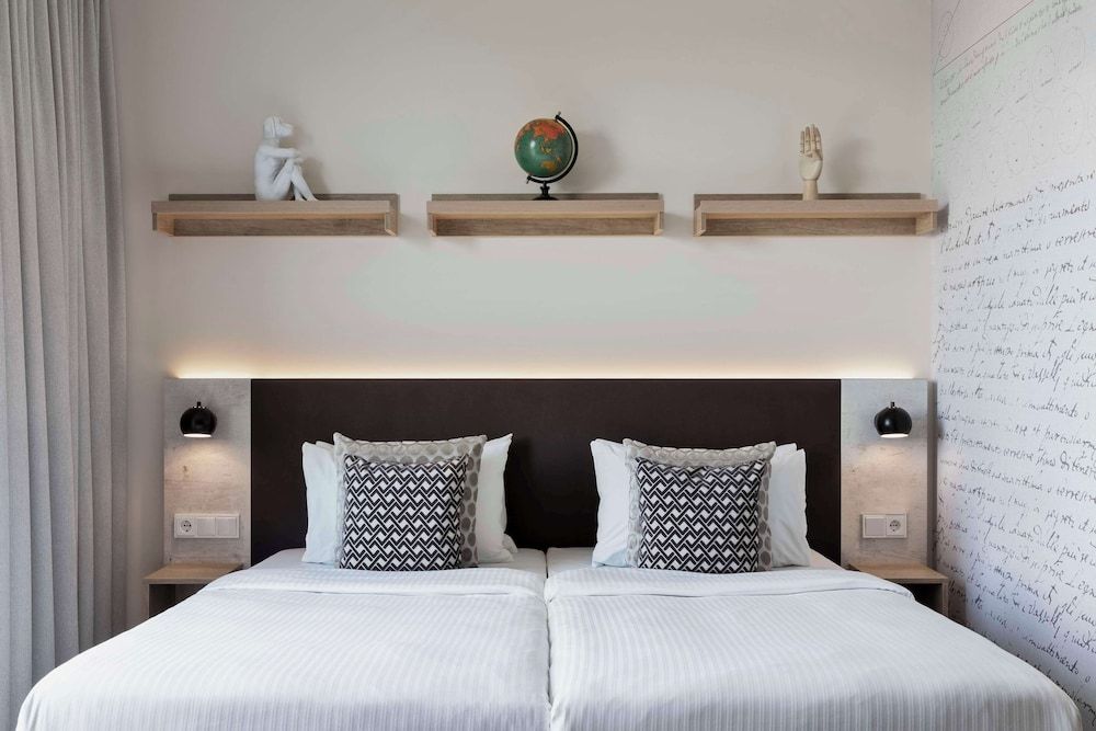 Stellaris Apartment Hotel Superior Apartment (King Bed) 4