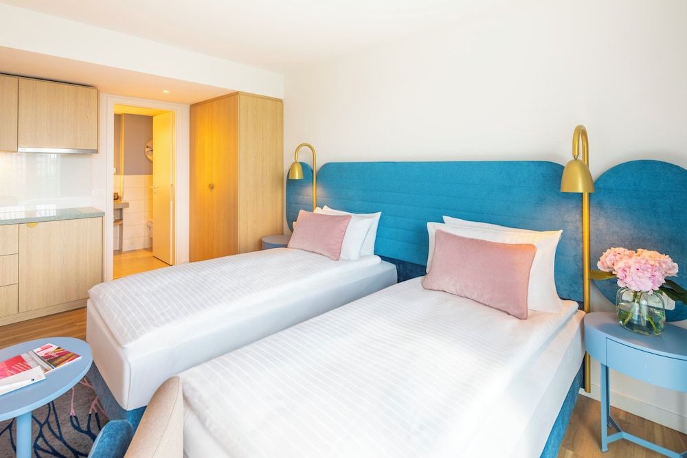 Capri by Fraser Leipzig Deluxe Studio, 2 Twin Beds 3