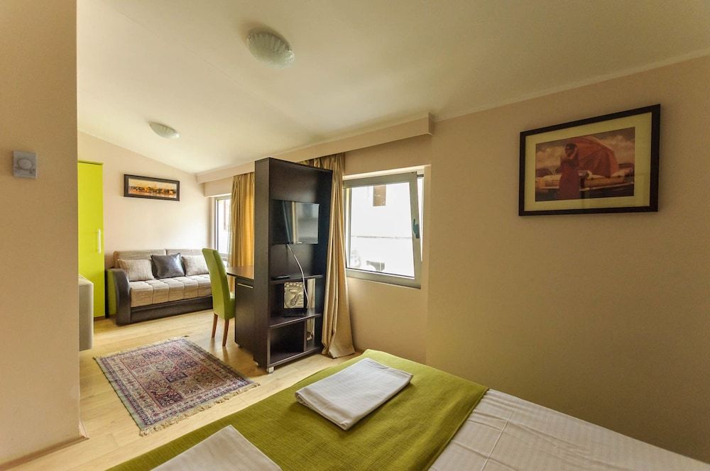 Garden40 Comfort Twin Room, 1 Double Bed with Sofa bed, Garden View 2