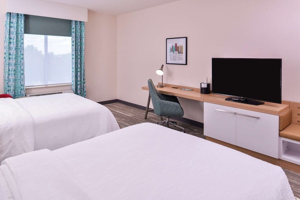 Room, 2 Queen Beds, Accessible, Bathtub (Hearing)