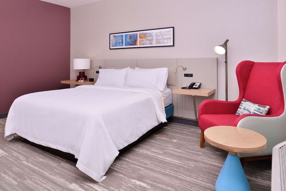 Room, 1 King Bed, Accessible (Hearing)