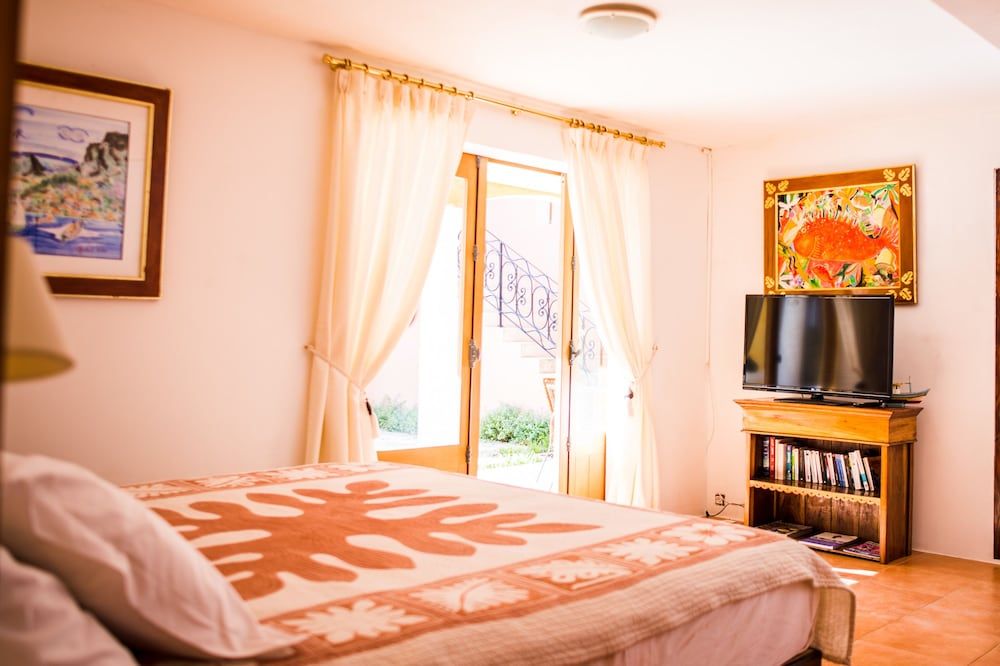 Villa Yrondi Studio Vénitienne with Patio Door 4