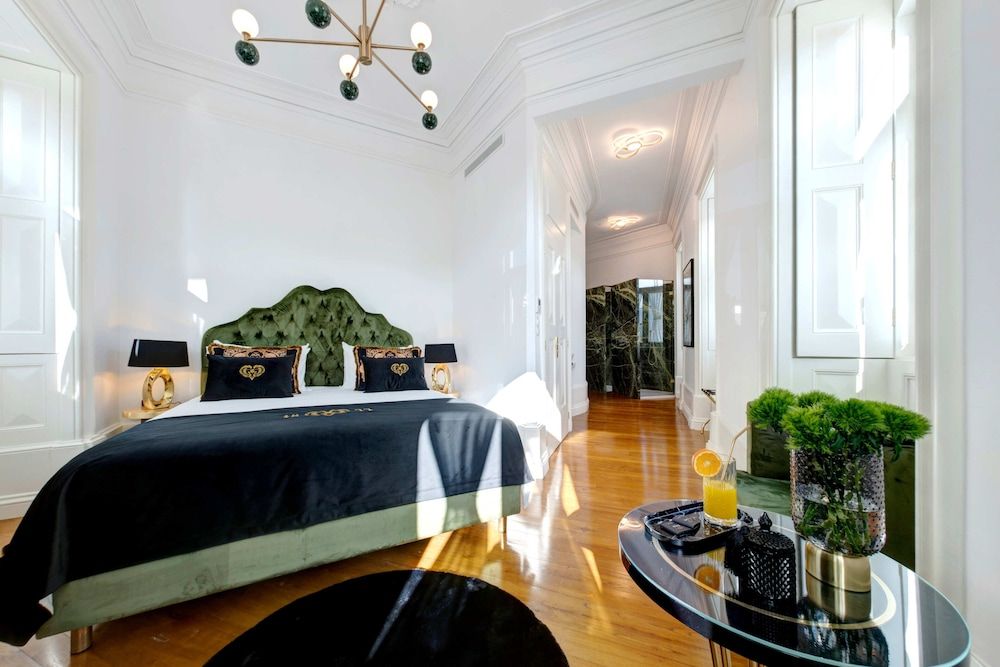 1877 Estrela Palace Hotel Junior Suite Canal View 8