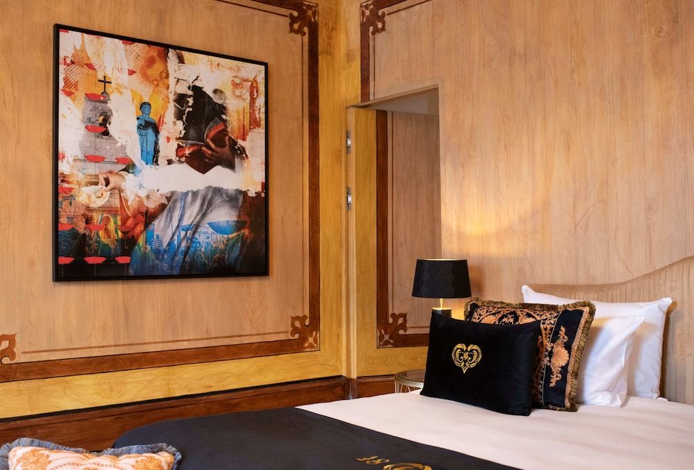 1877 Estrela Palace Hotel Master Suite 8