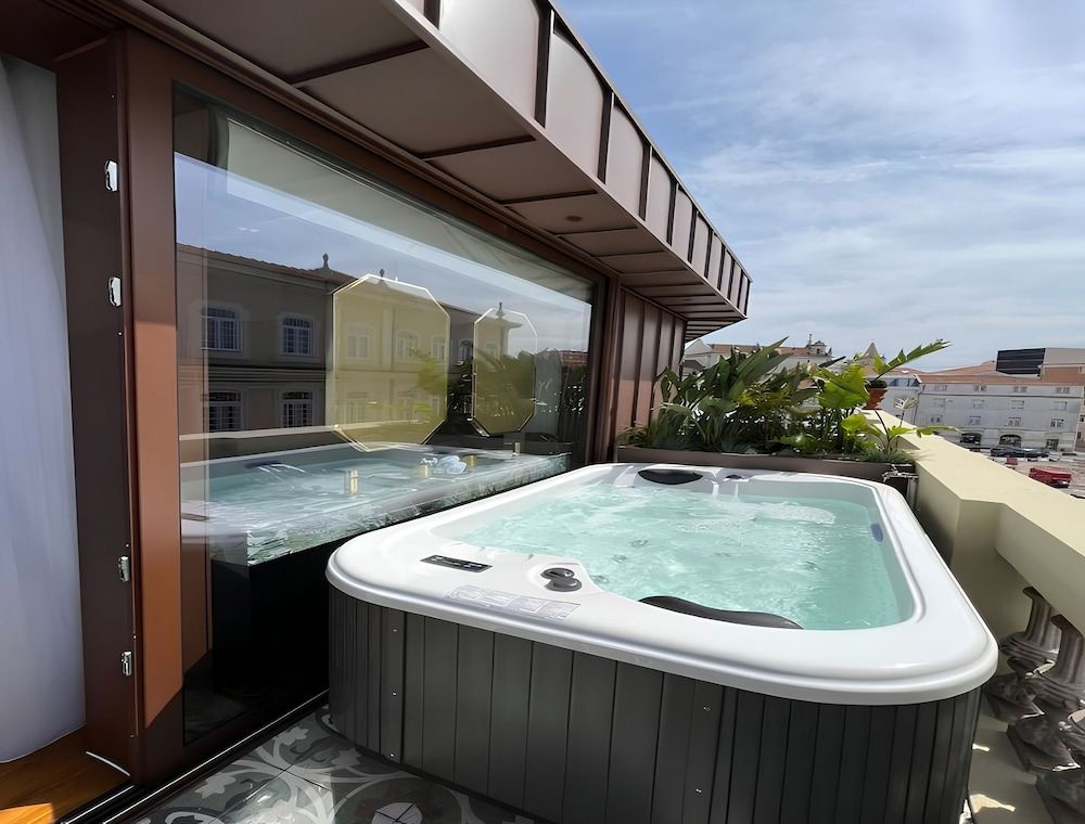 1877 Estrela Palace Hotel Superior Suite with Balcony 3
