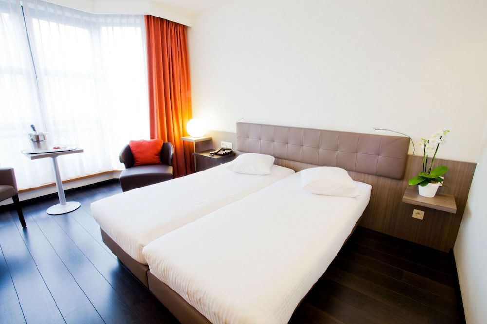 Theater Hotel Standard Double Room Single Use