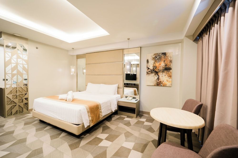 Zuri Hotel Deluxe Room, 1 King Bed 5