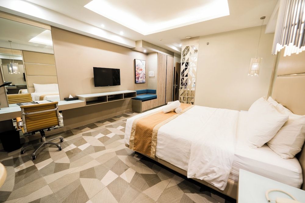 Zuri Hotel Deluxe Room, 1 King Bed 7