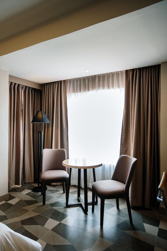 Zuri Hotel Deluxe Room, 1 King Bed 11