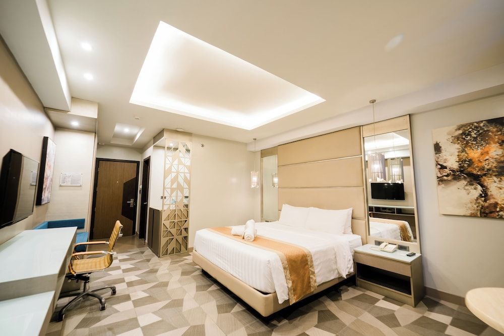 Zuri Hotel Deluxe Room, 1 King Bed 6