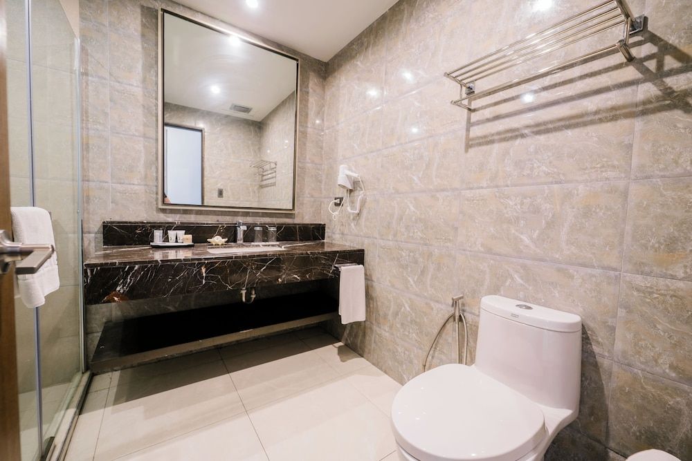 Zuri Hotel Deluxe Room, 1 King Bed 10