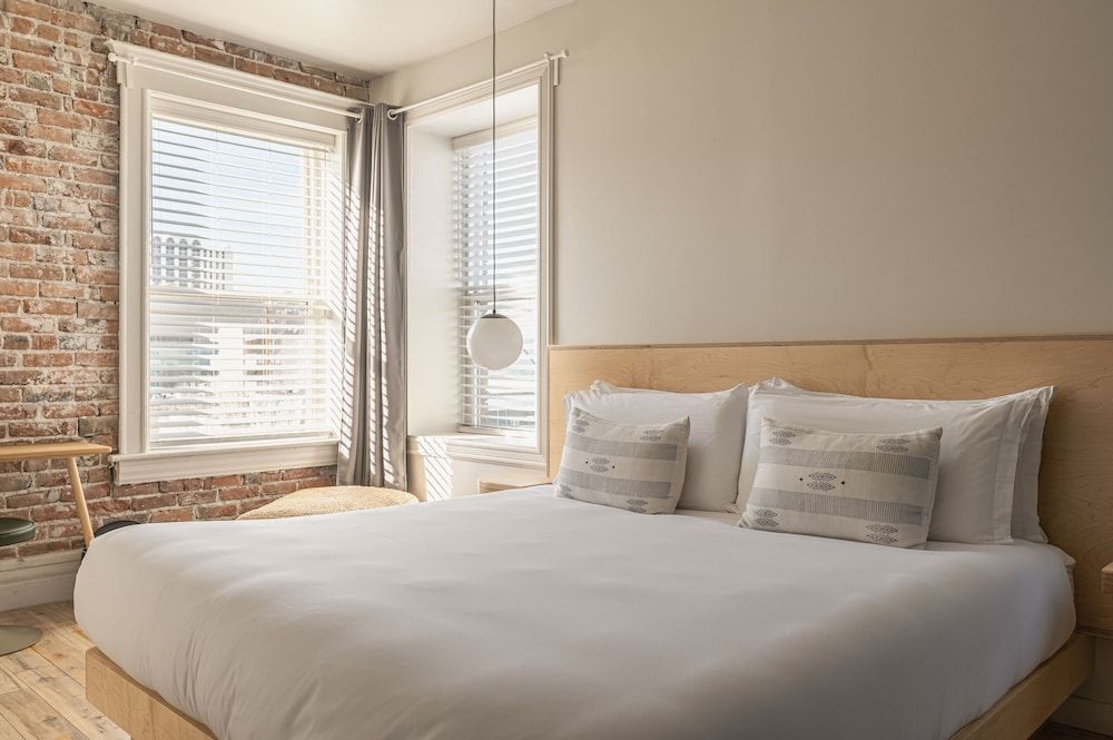 The Jesse Hotel & Bar Bell Room 2