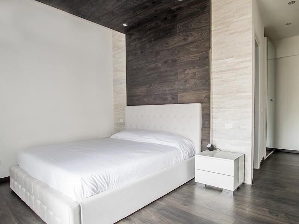 Royal Rooms Colosseo Double Room 8