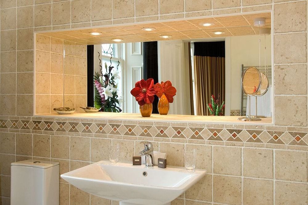 Number 10 Hotel Economy Double Room 3